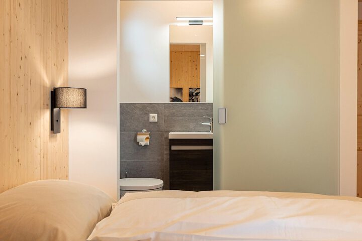Room 5 of 34