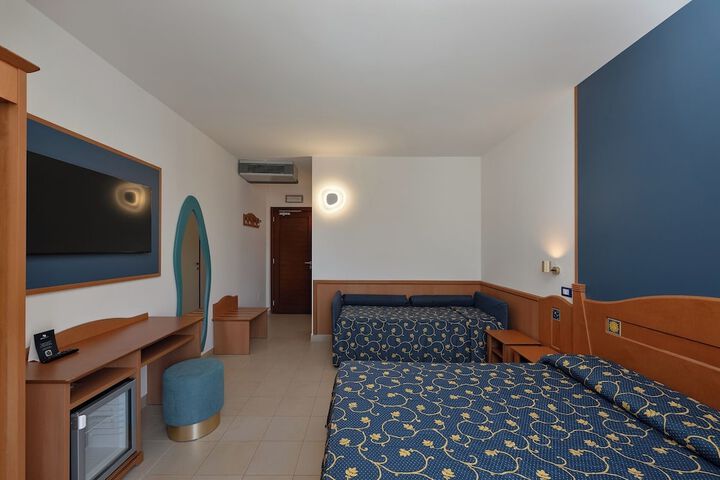 Room 26 of 59