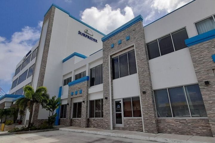 Surfrider Resort Hotel
