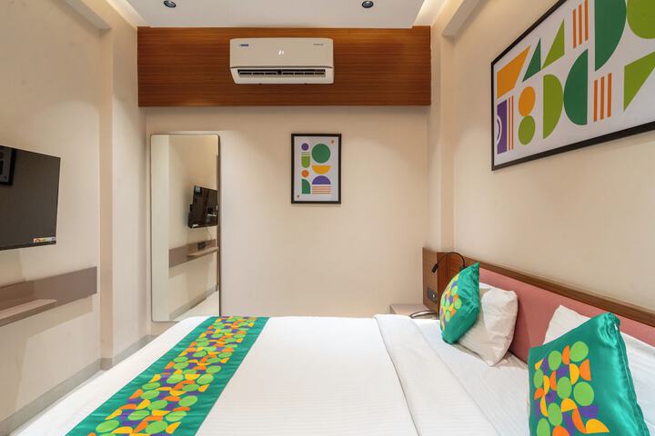 Room 10 of 40