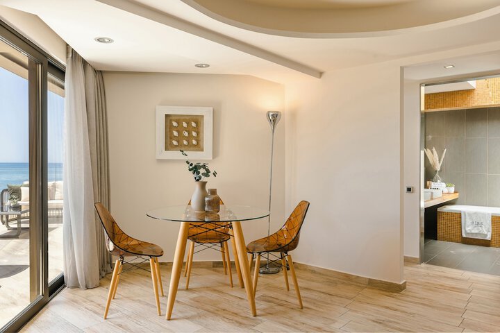 Room 35 of 132