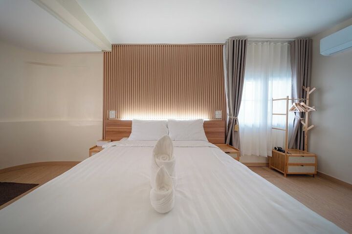 Room 13 of 97