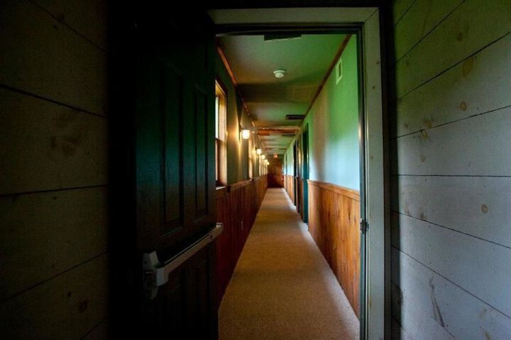 Ballroom/Hall 37 of 72