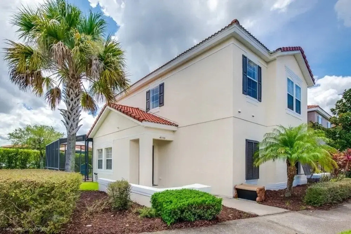 Image of 4550ada 4 Bedroom Townhouse by Redawning