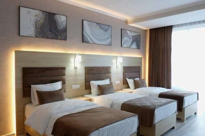 Room 4 of 36