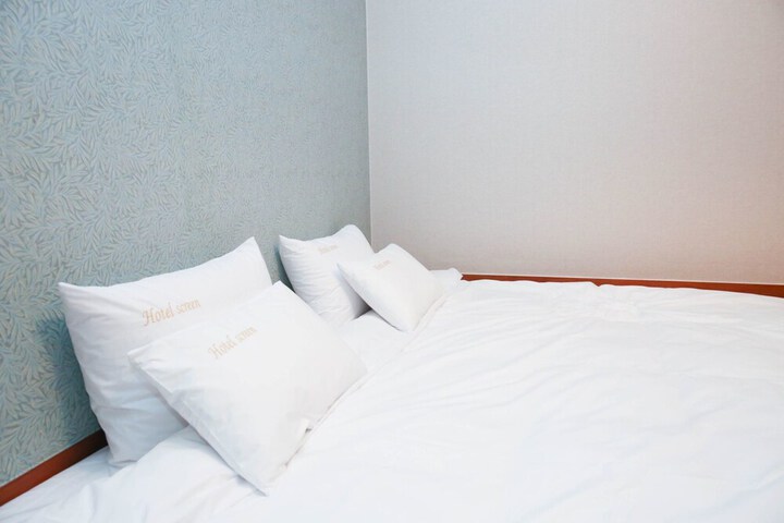 Room 5 of 55