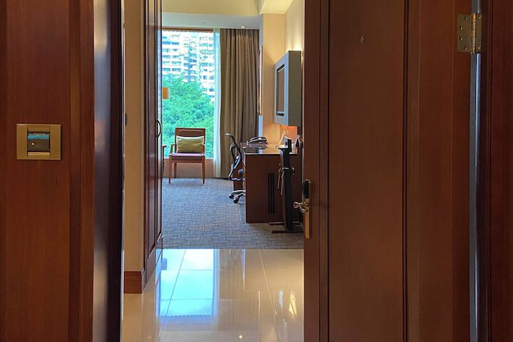 Room 23 of 61