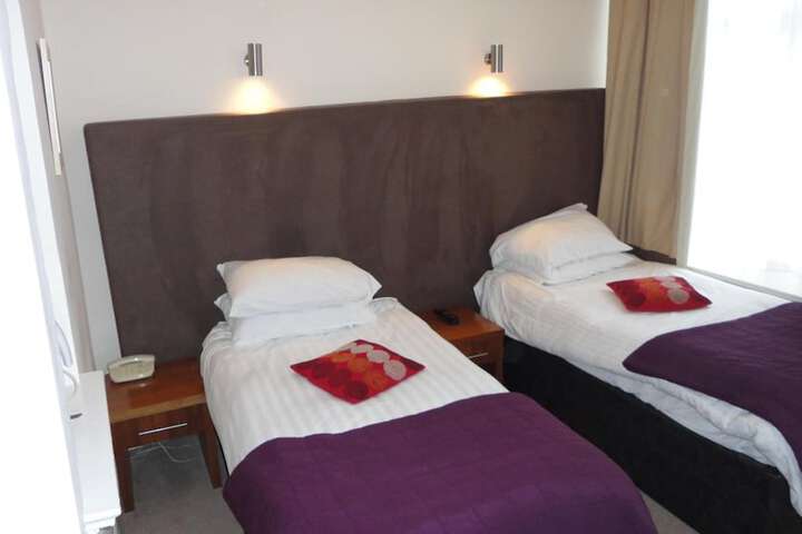 Room 12 of 30