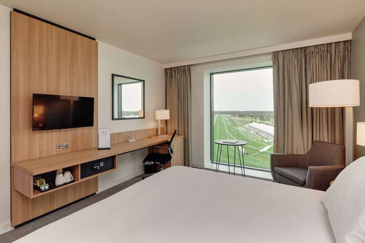 Room 9 of 40
