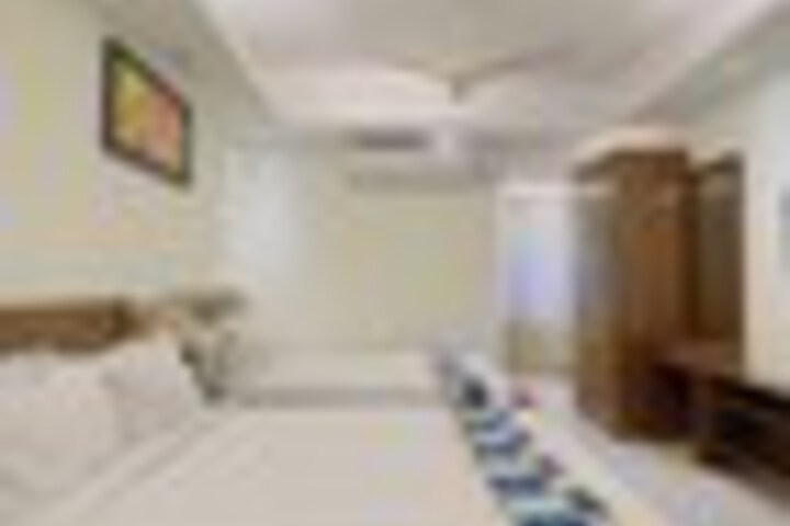 Room 80 of 117