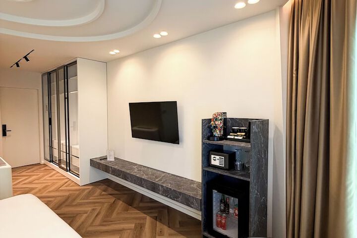 Room 20 of 104