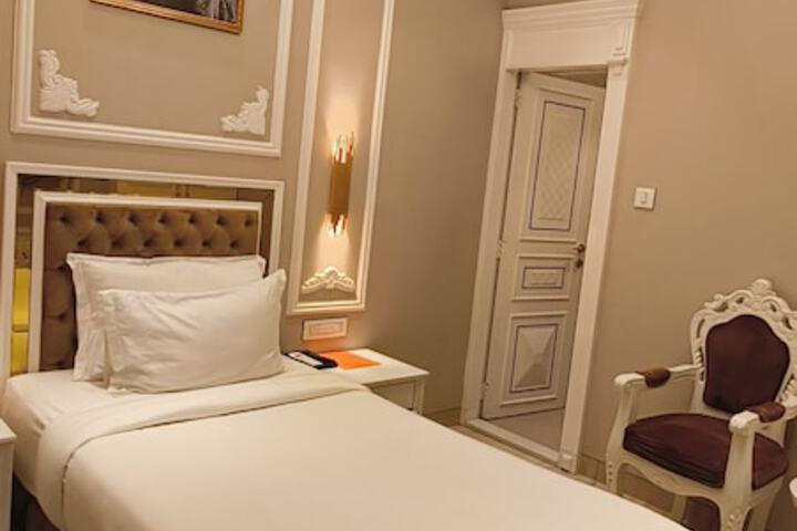 Room 2 of 12