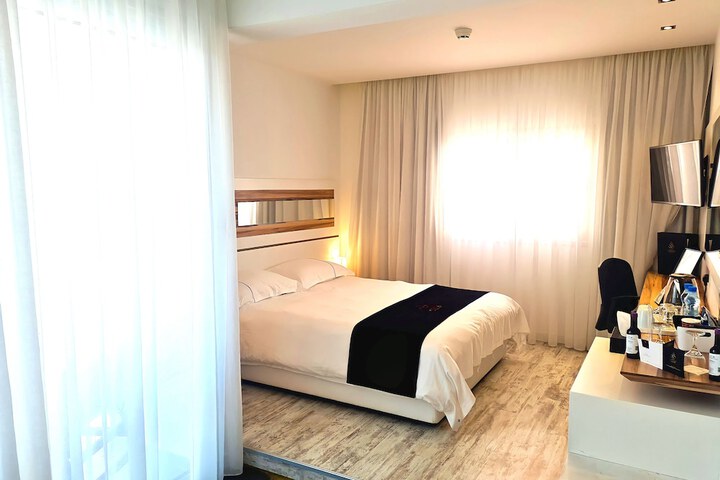 Room 20 of 234