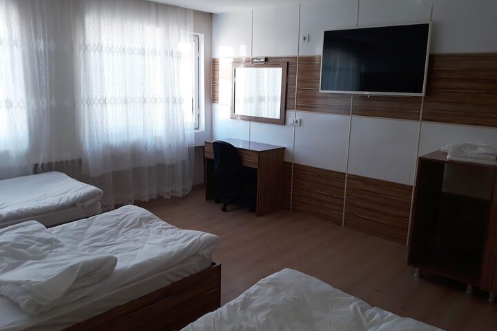 Room 10 of 73
