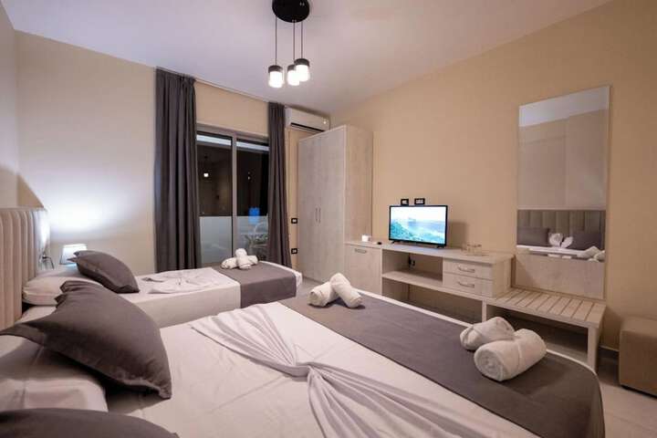 Room 46 of 68