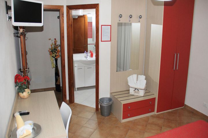 Room 2 of 55