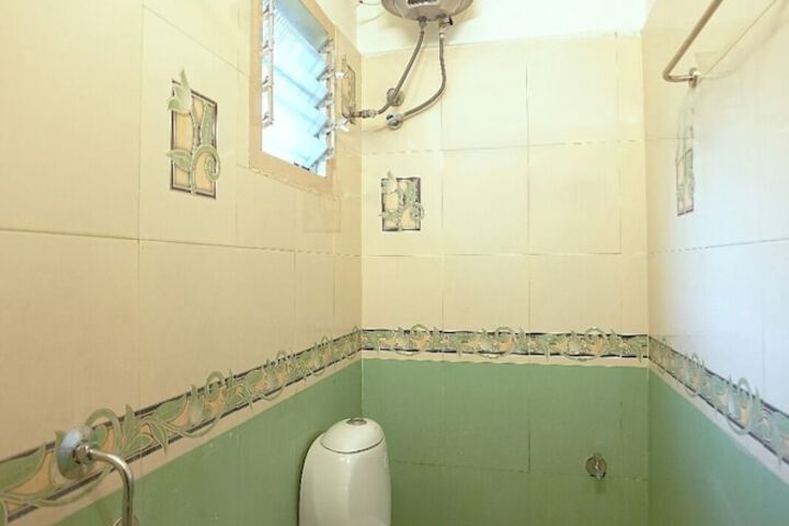 Room 12 of 17