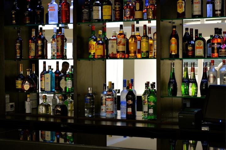 Lounge 51 of 56