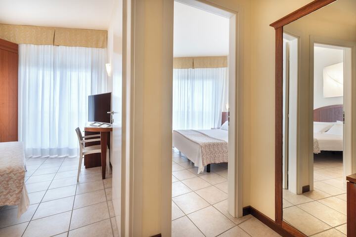Room 27 of 59