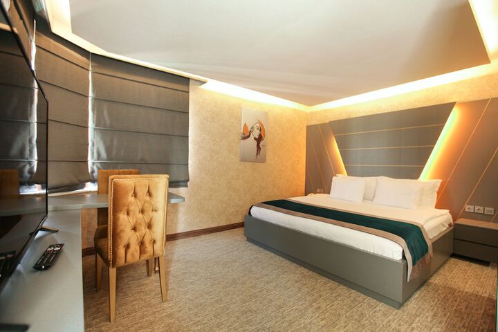 Room 47 of 106