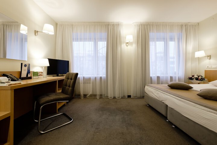 Room 11 of 54