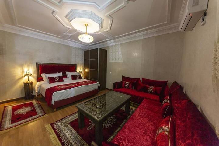 Room 9 of 37
