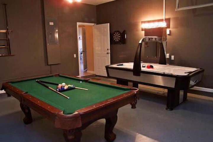 Room 8 of 32