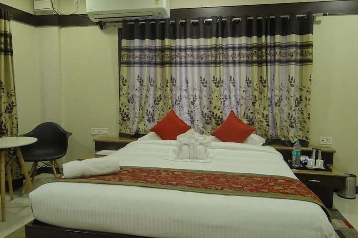 Room 4 of 10