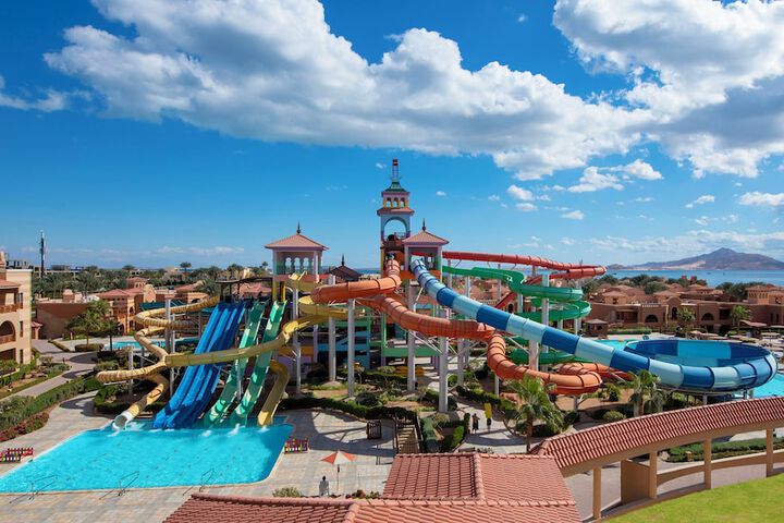 Charmillion Gardens Aquapark