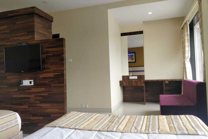 Room 15 of 34