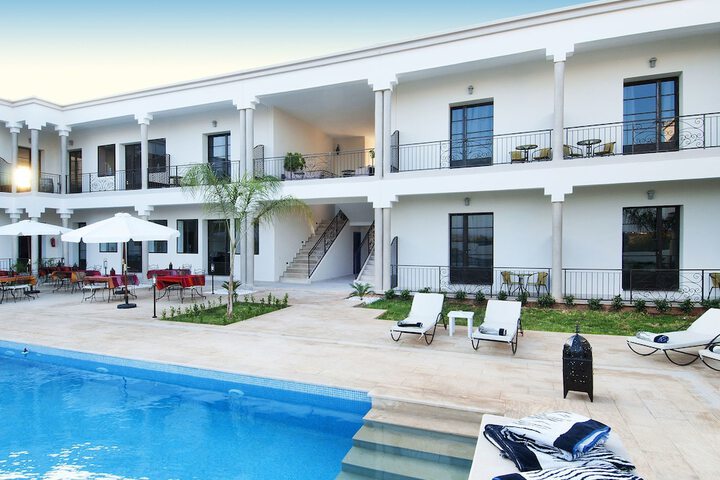 Pools & Facilities