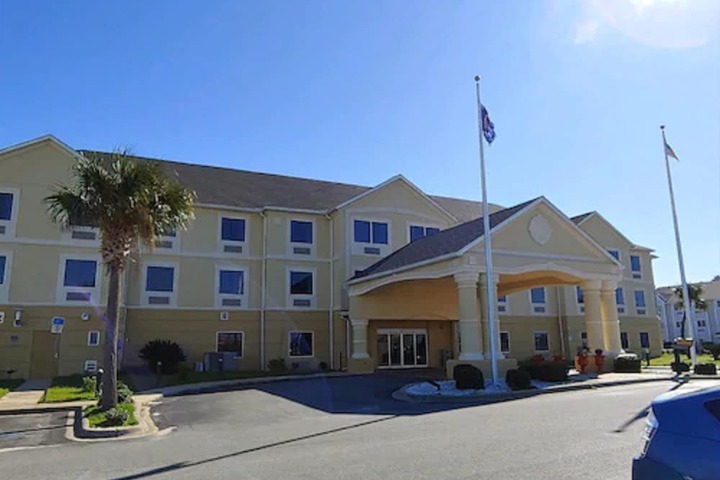 Hotel 52 of 61
