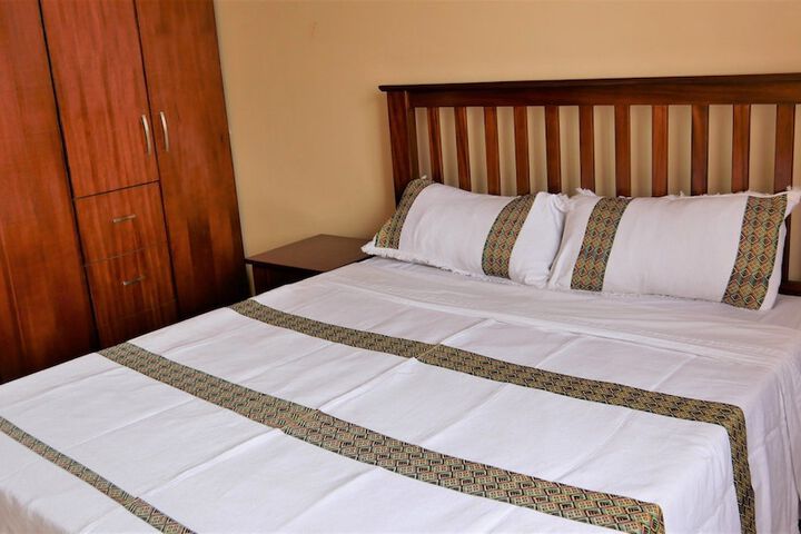 Room 8 of 48