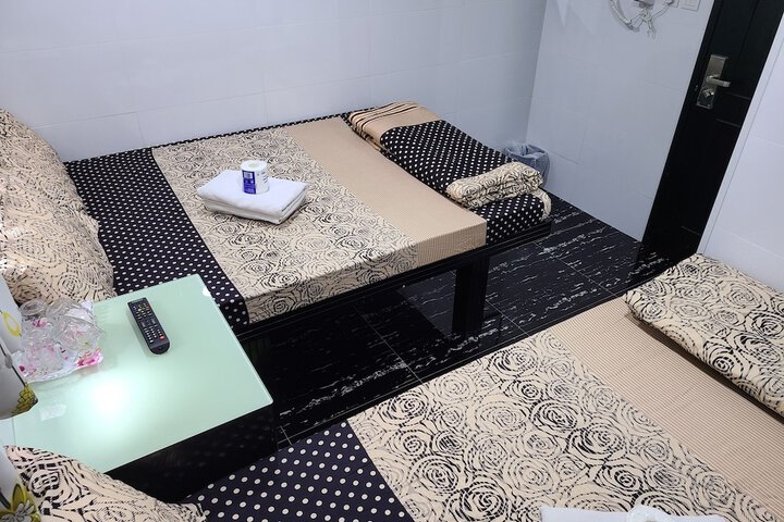 Room 5 of 37