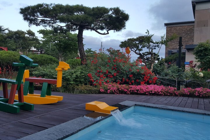 Pools & Facilities