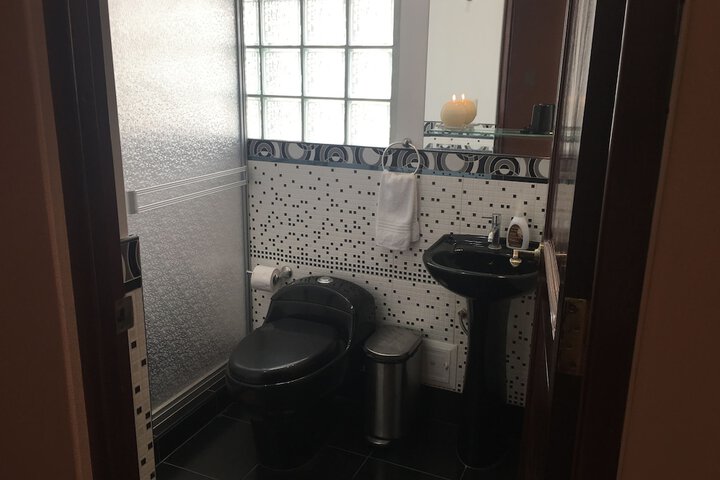 Room 3 of 34