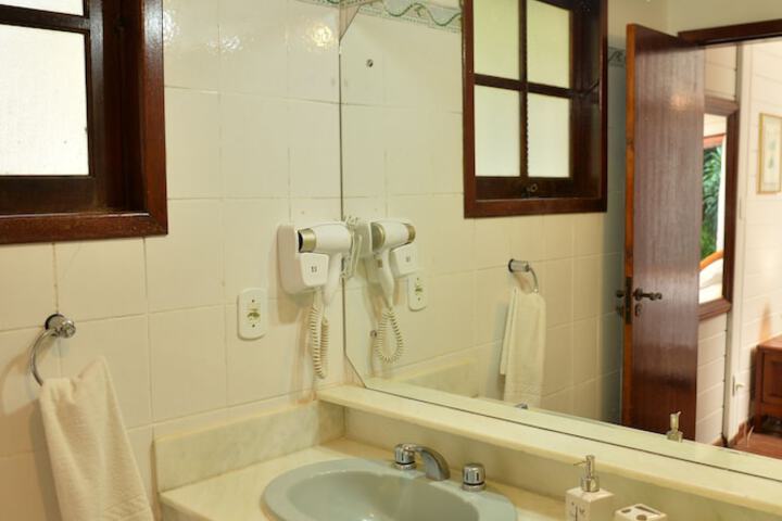 Room 107 of 223