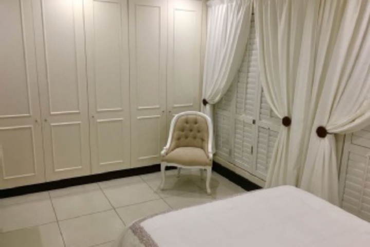 Room 165 of 216