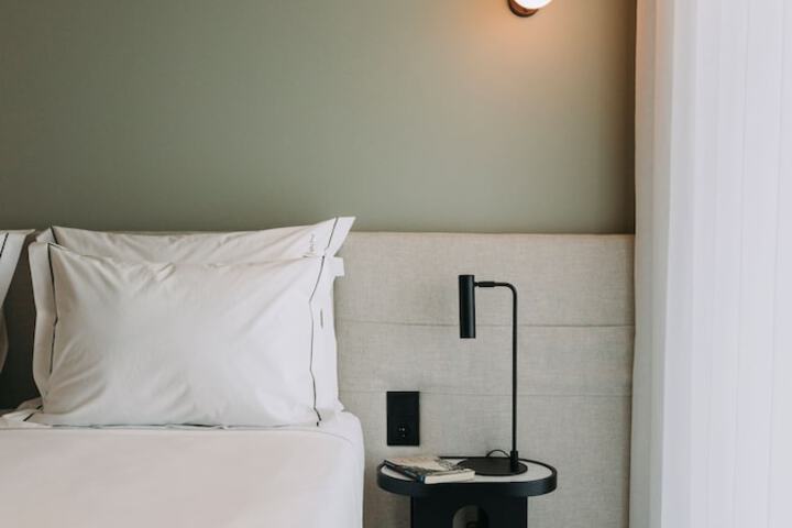 Room 33 of 145