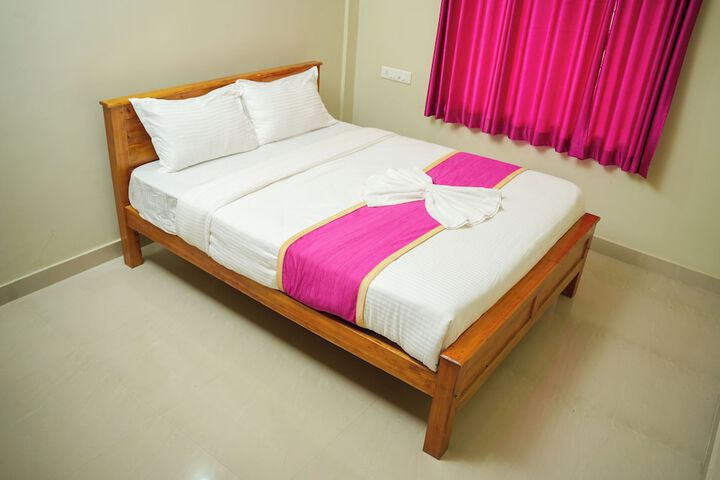 Room 5 of 11