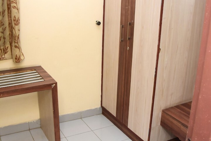 Room 19 of 48