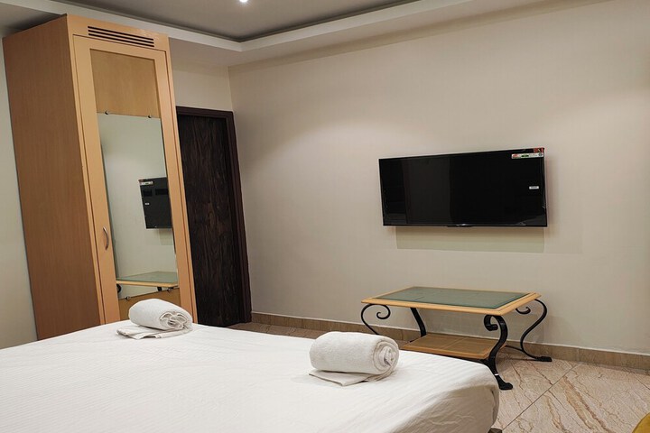 Room 3 of 13