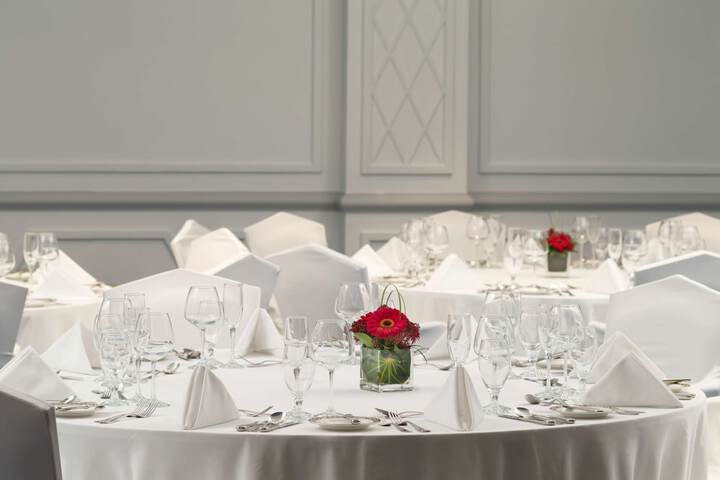 Ballroom/Hall 154 of 198