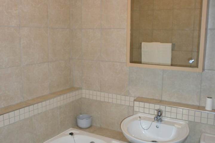 Room 16 of 25
