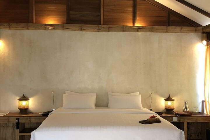 Room 3 of 100