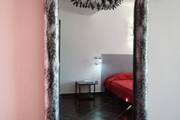Room 8 of 90