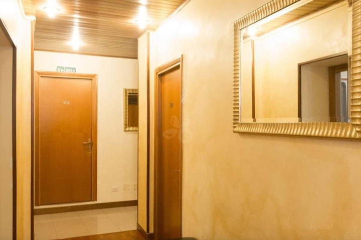 Ballroom/Hall 33 of 39