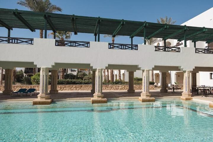 Pool 17 of 59