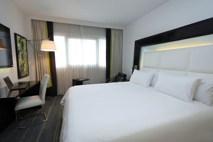 Room 6 of 54