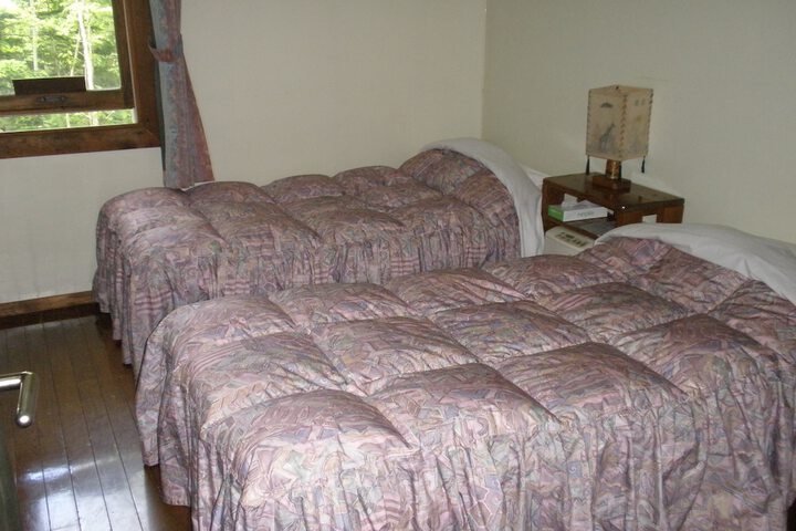 Room 5 of 128